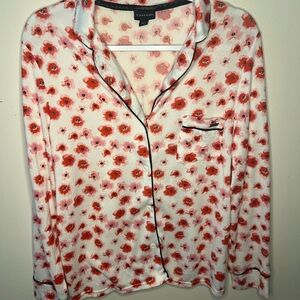 Tahari button- down pajama top (L)